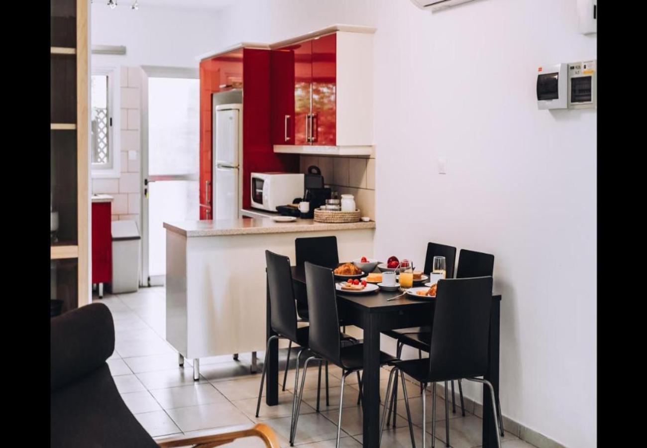 Appartement H&O Royal Townhouse In Center Paphos Extérieur photo
